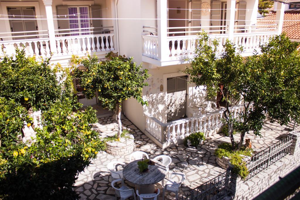 The Orange Garden Apartment Kassiopi Ngoại thất bức ảnh